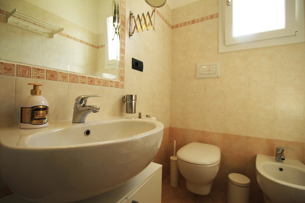 Gregoriana Front Beach en Patu — bathroom