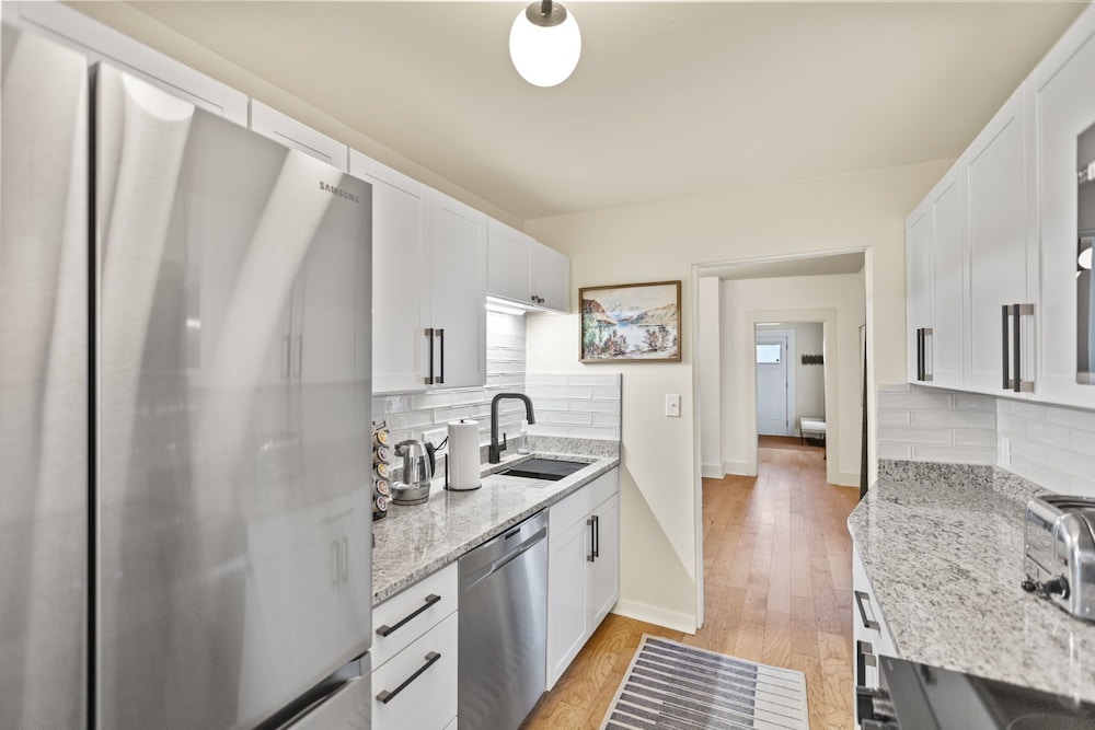 Abode 81 in Newark