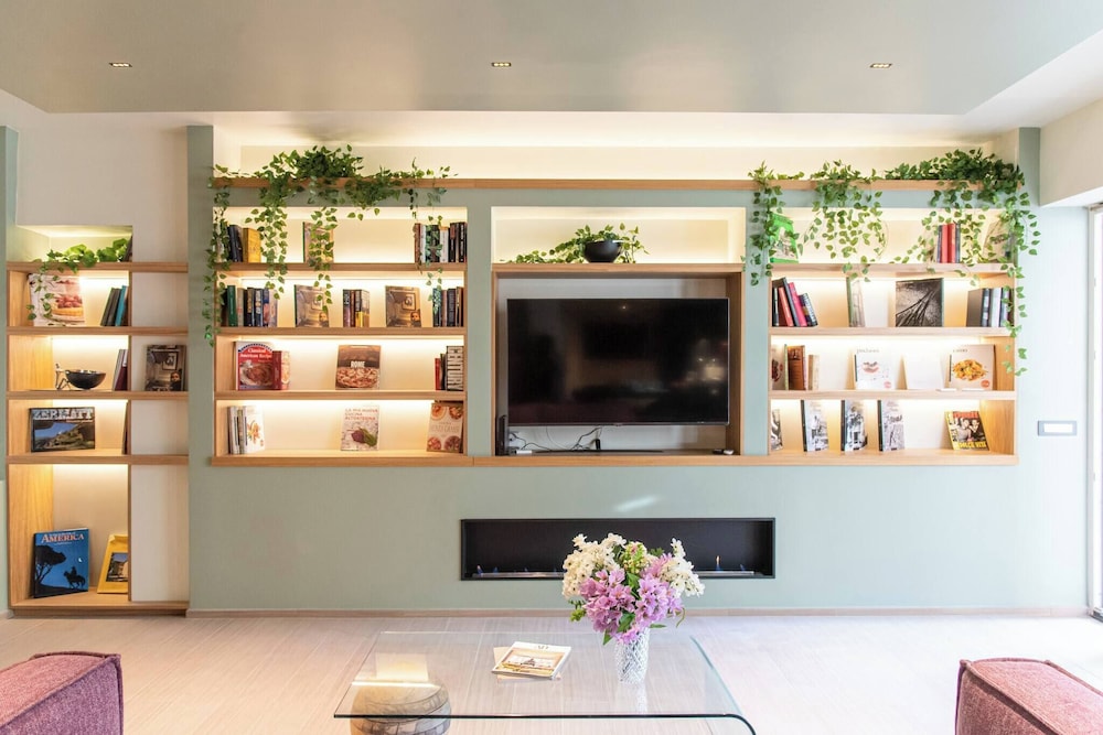 Charming Roma Apartment With Terrace - Perfect for Families and Friends
