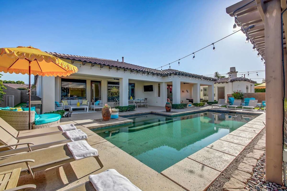 Elegant Desert Oasis Near Coachella Palm Springs