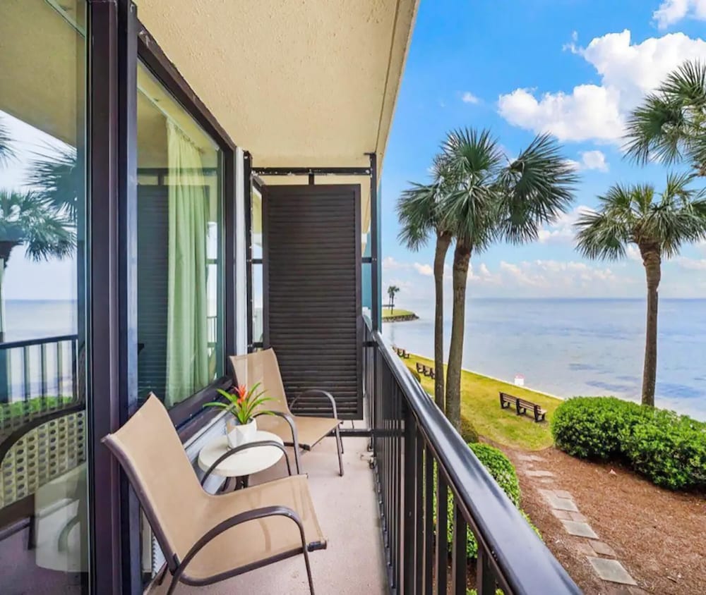 Bayside Inn 6282