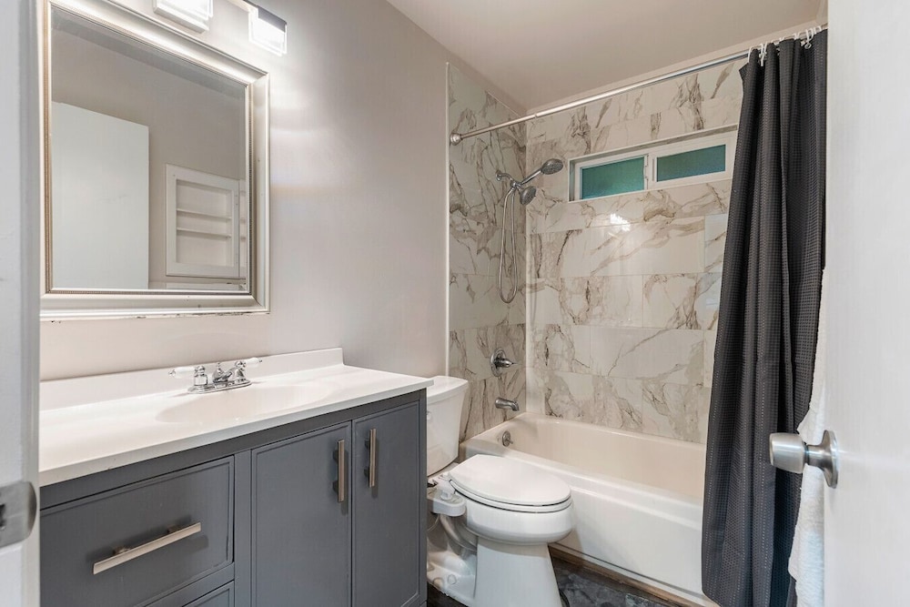 Quiet 3BR Retreat Near Woodinville Wine Country