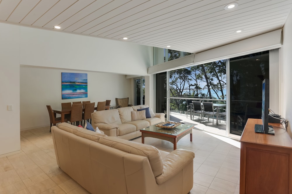 Little Cove Court