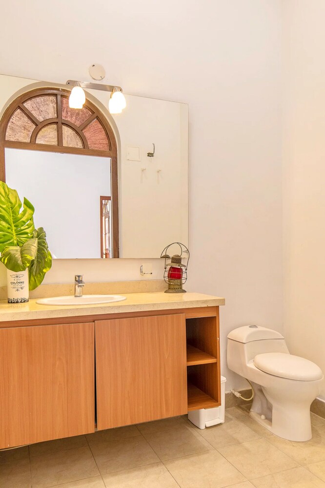 2CM-J1 APARTAMENTO EN GETSEMANI CON WIFI