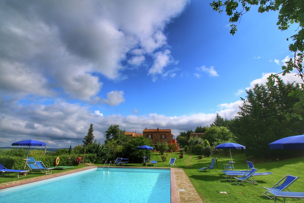 Rolling Farmhouse of Val D'orcia photo 4