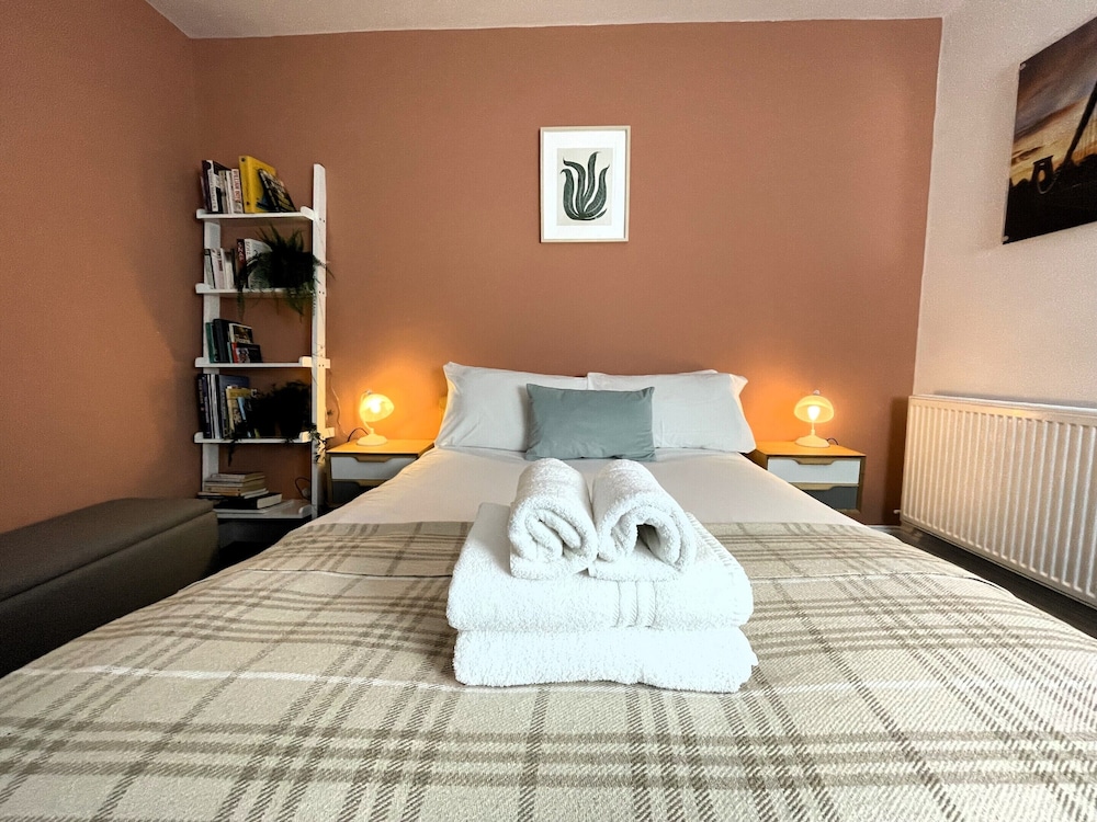 Contemporary Garden Flat in Clifton view 4