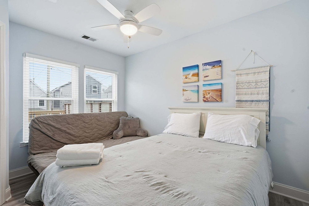 Sea Bright Gem Steps To Beach + Parking 4 Bedroom Home