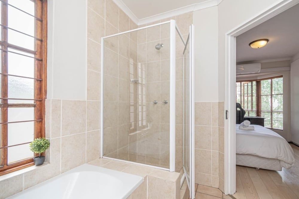 Peaceful Sandton Townhouse in Gated Community