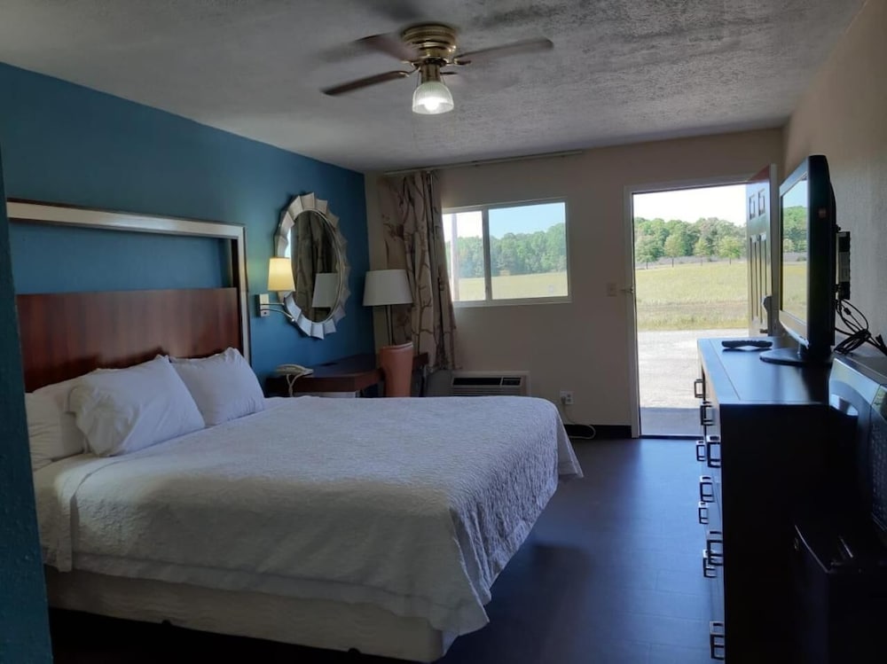 Deerfield Inn