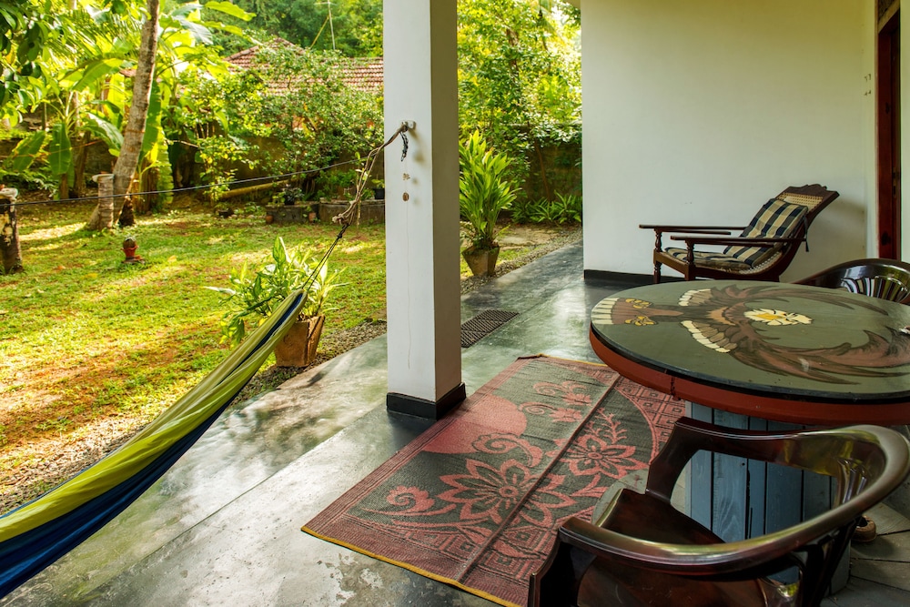 Jungleside House