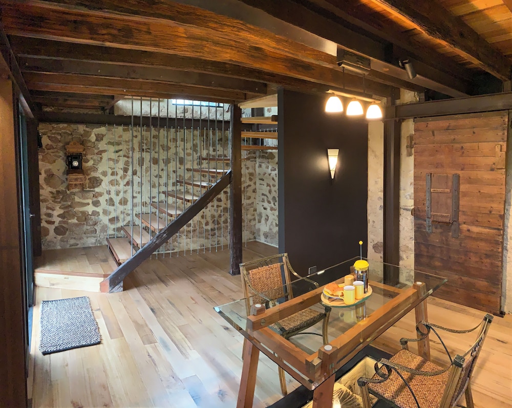 Old Chaff Mill Retreat - - luxury vineyard accommodation
