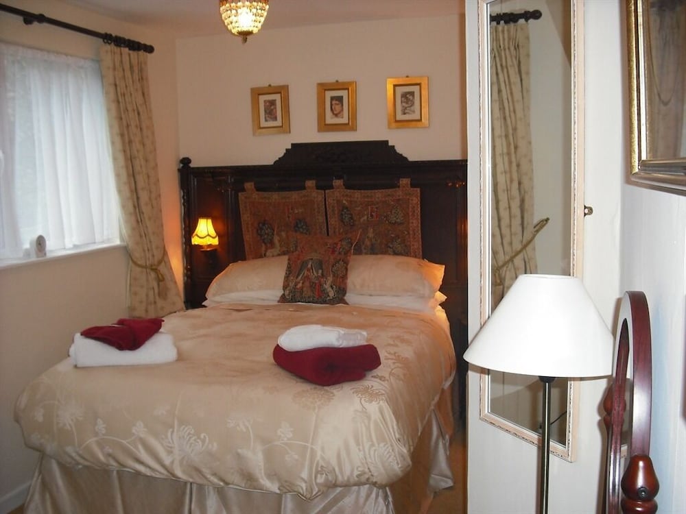 Looe Vacations - Dolphin Guest House - Property Image 2