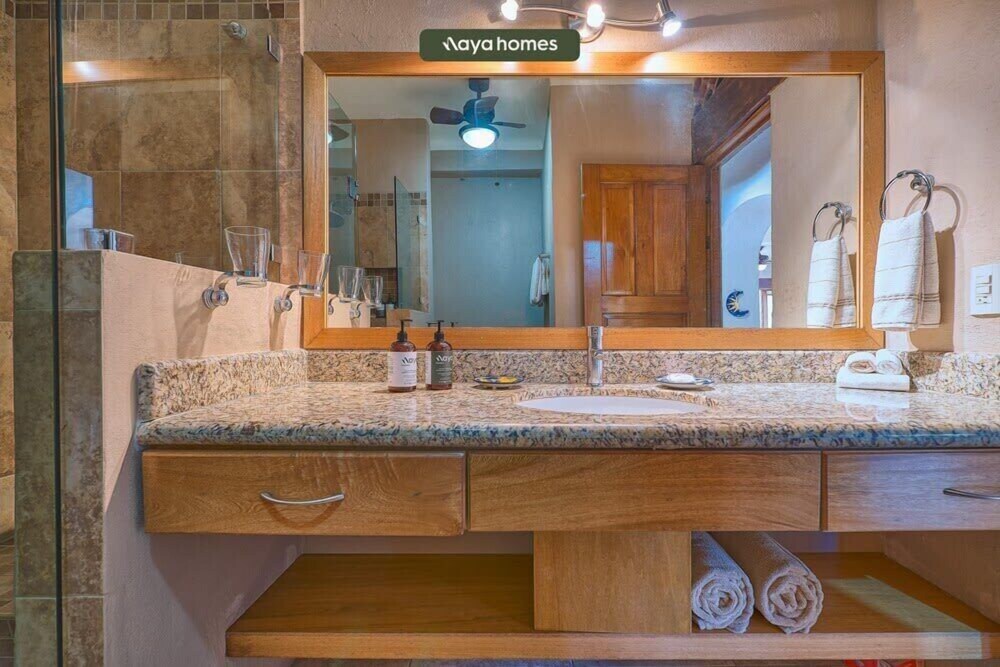 Ocean View 2Br Condo-balcony-beach-pool - 204