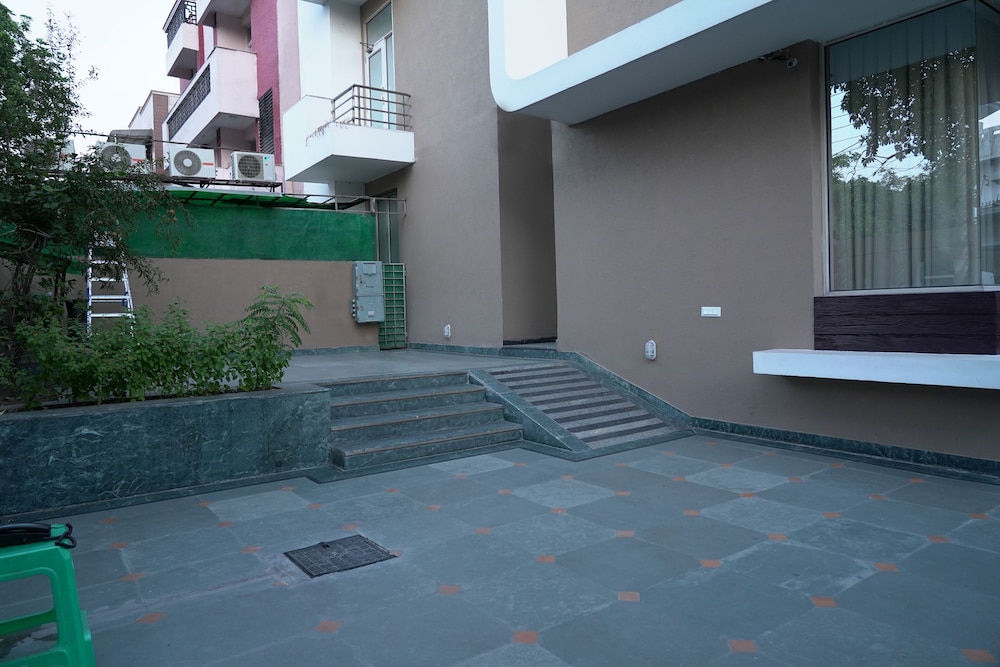 Noida Vacations - Mint Metropolitan Grand - Property Image 90