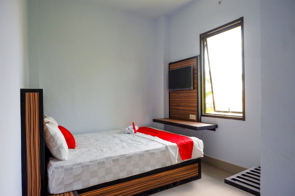 RedDoorz near Taman Kota Kendari view 2