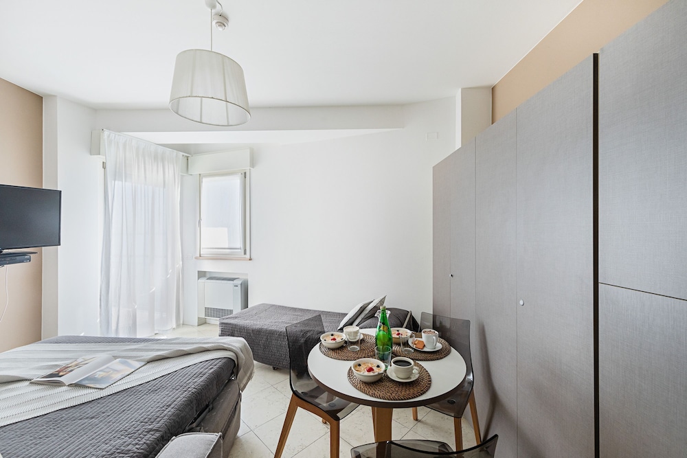 Residenza Miralago - 16 Domitilla - Locazione BK