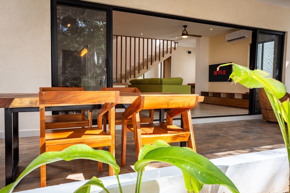 Villa Xpujil Pool AC Internet Beach Club