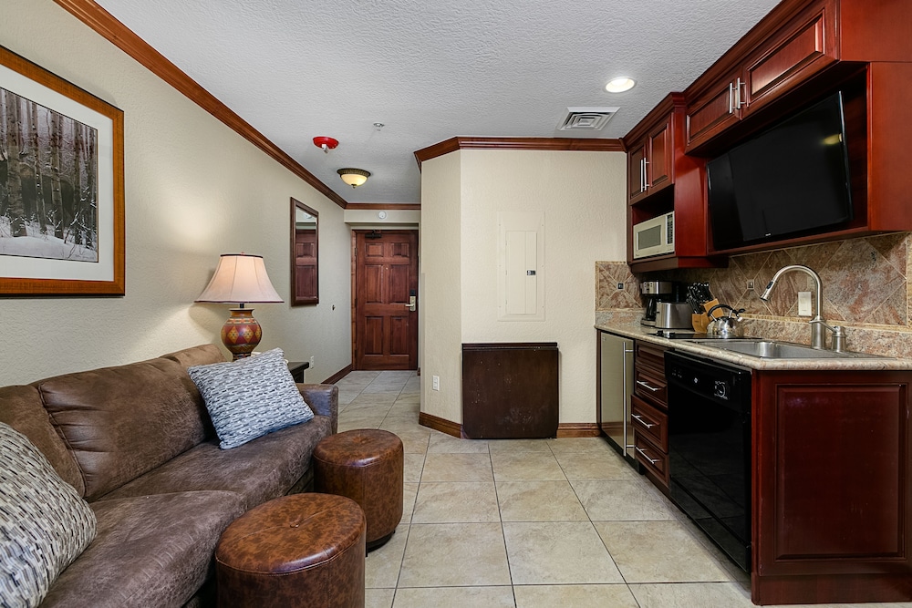 White Pines Studio at Westgate