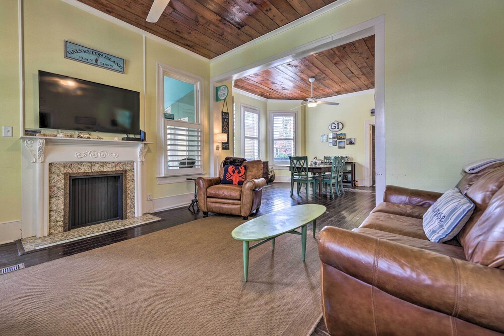 Historic Galveston Hideaway, Walk to the Beach!