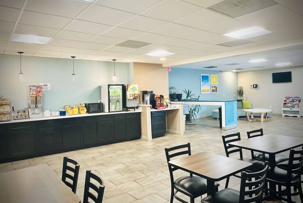 Days Inn by Wyndham WestEnd Alexandria,VA Washington DC Area - Property Image 8