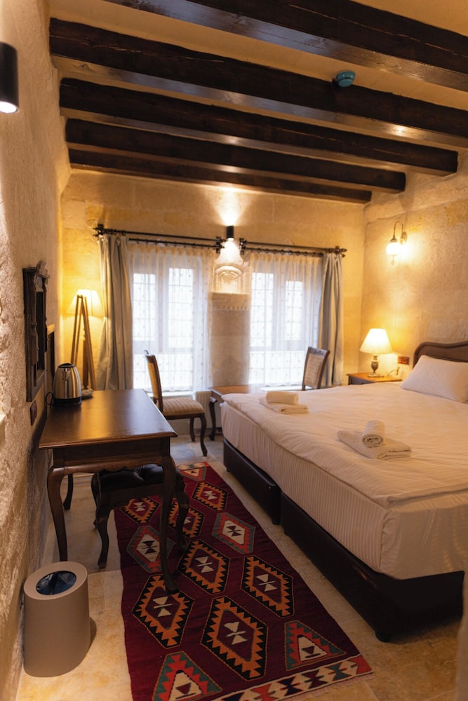 Memory Cave House