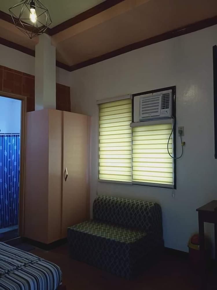 Tops Lodging House