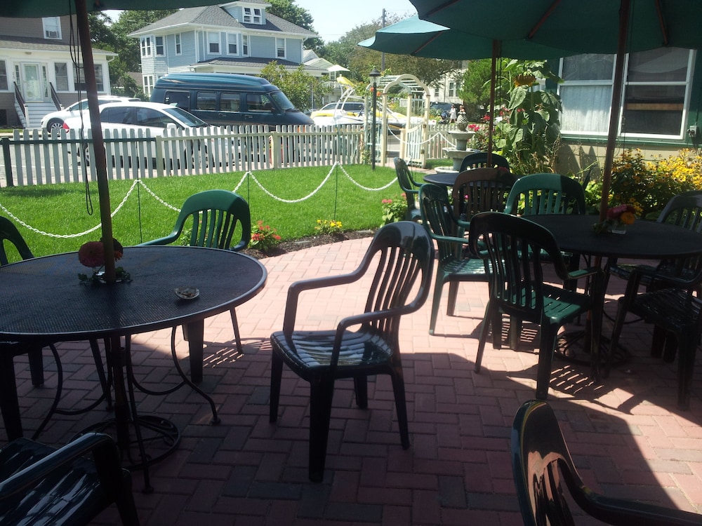 Island Guest House B&B