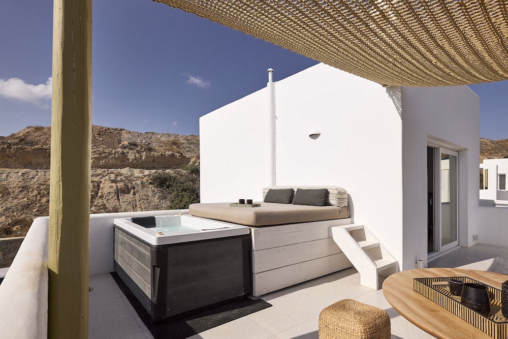 Artemis Seaside Resort