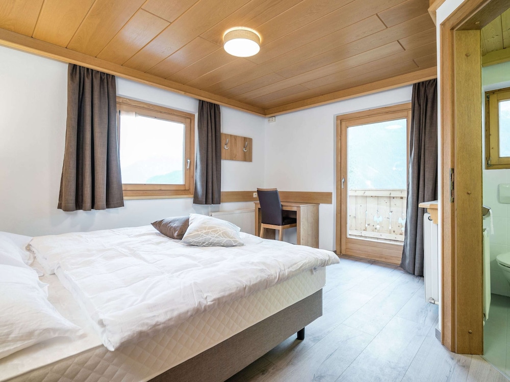 Large Luxury Chalet near Ski Area Zillerarena Königsleiten view 5
