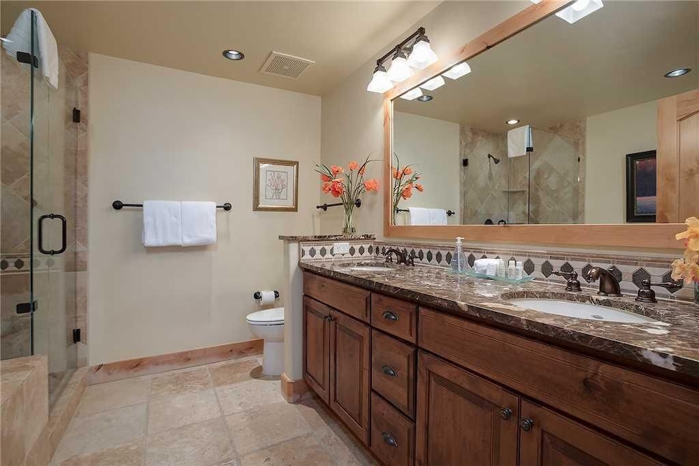 6209 Bear Lodge, Trappeur's Crossing Apartment 3