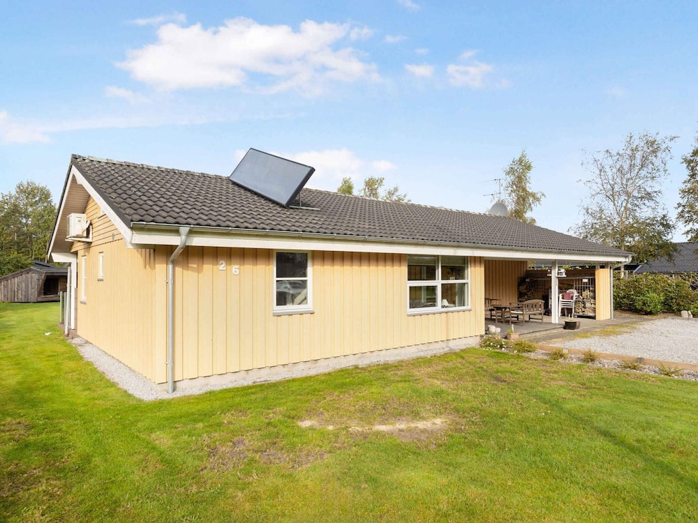 5 Star Holiday Home in Hals