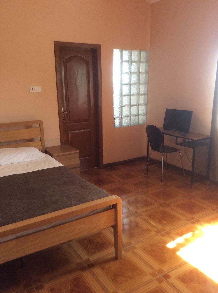 Ghouse Ideal For Friendsfamily And Corporate view 5