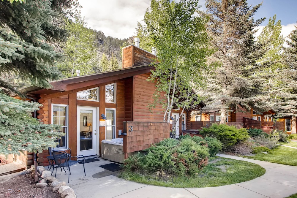 Estes Park Condos - Property Image 95