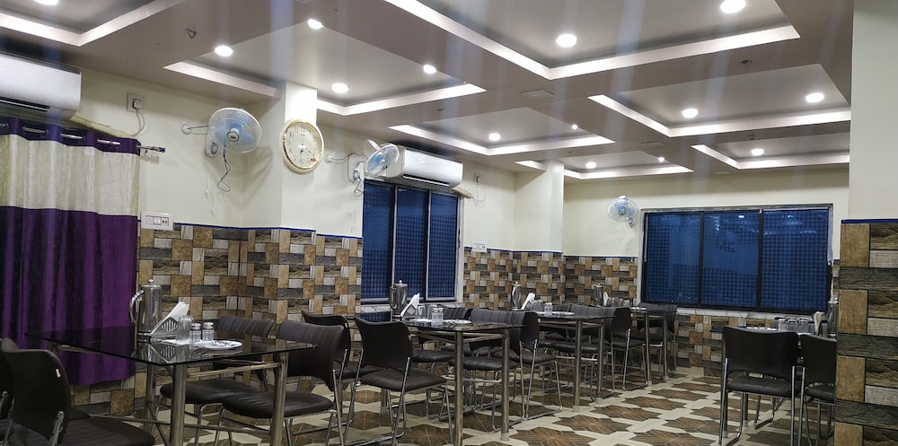 Food & Beverage