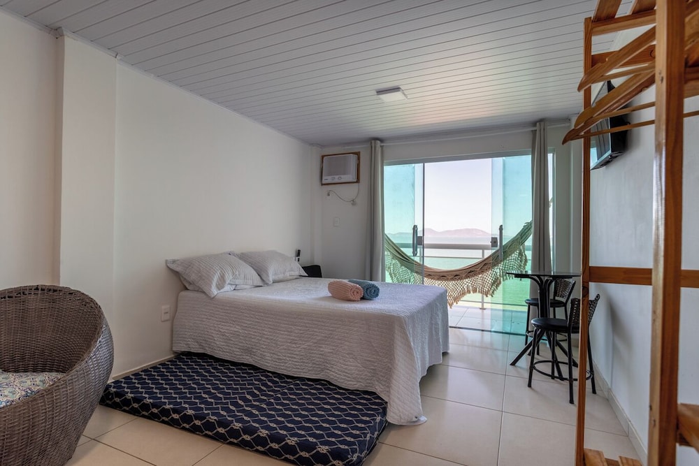 Loft com Varanda e Vista Para o mar em Mangaratiba