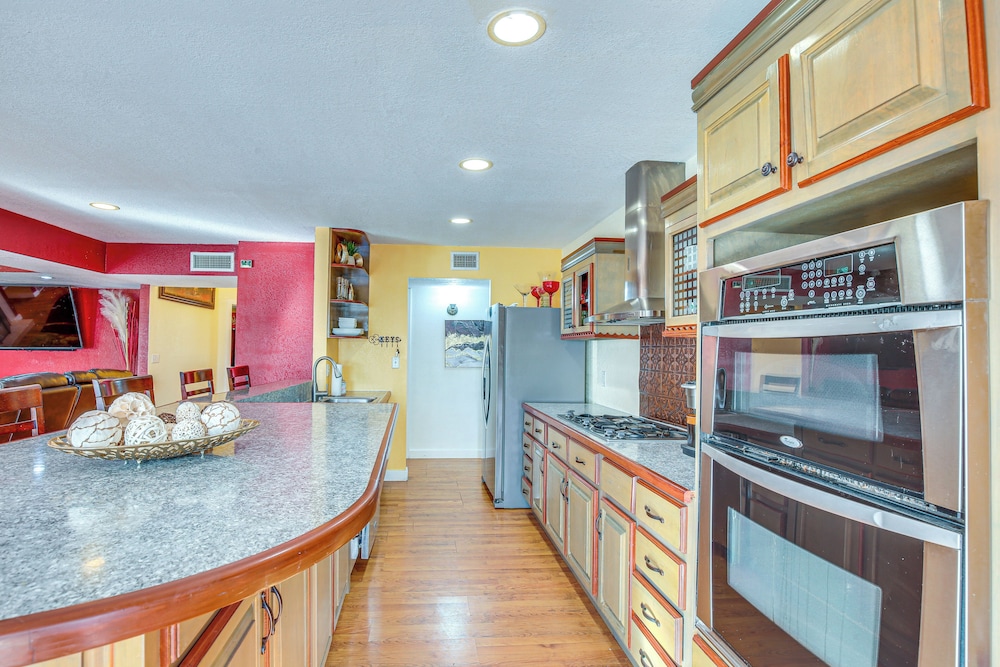 13 Mi to Downtown El Paso: Home w/ Game Room & Bar