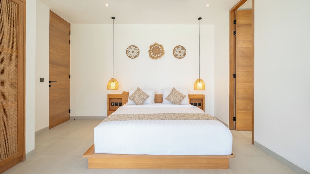 Loona Palm Villas by Villa Finder