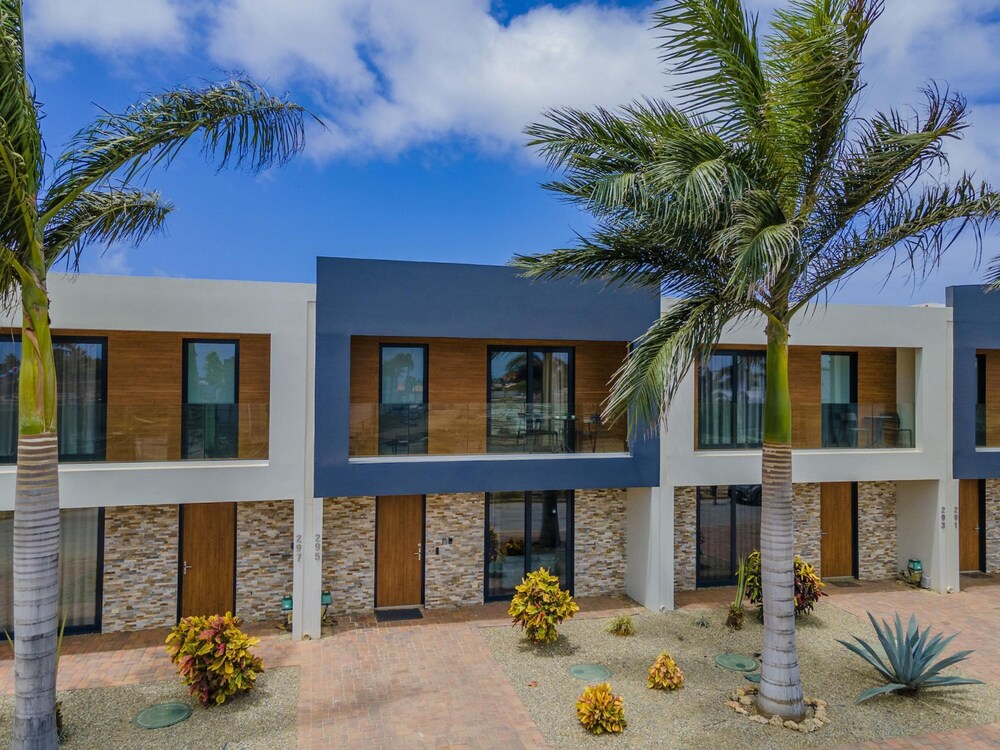 Serene Designer Gem Walk to Beach Strip Pool