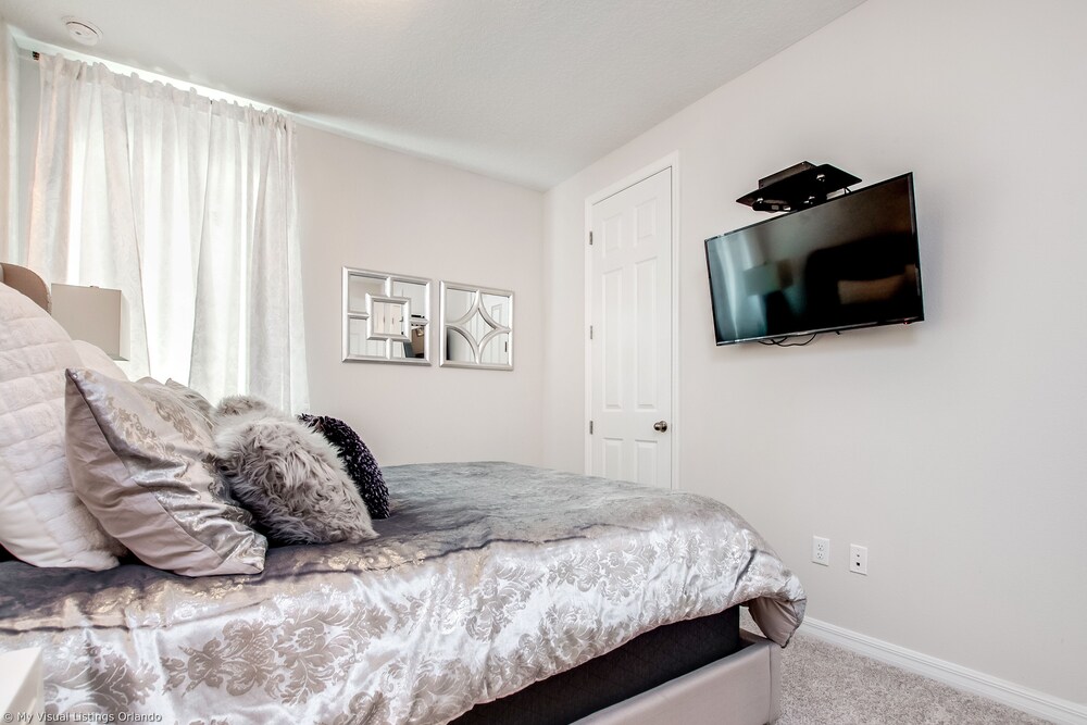 Spectacular 6 Bedroom 5 Bathroom House - Image 5