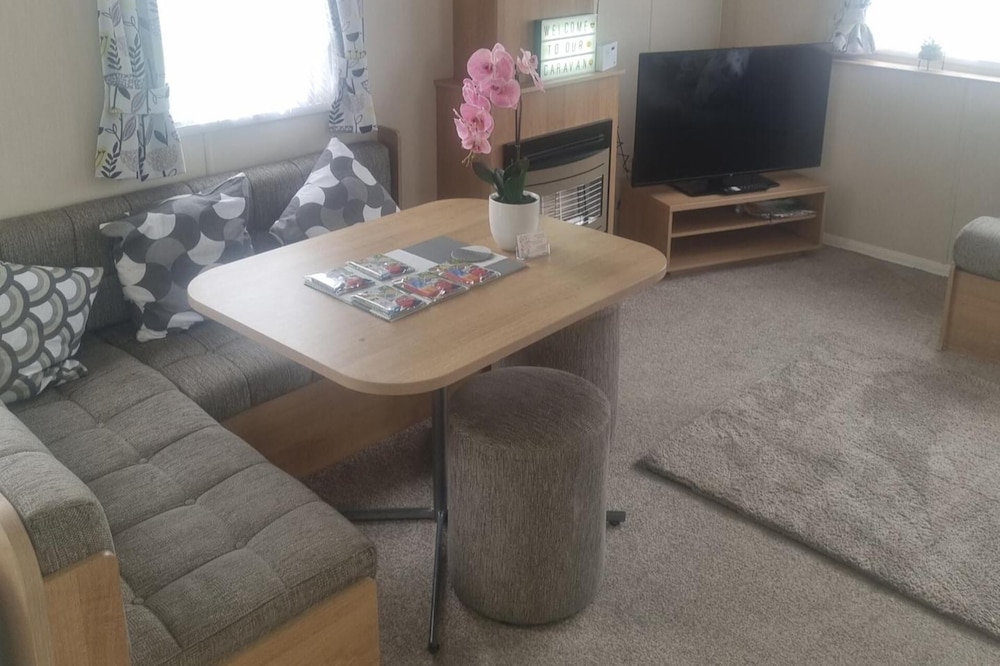 Trecco Bay Porthcawl 2-bed Caravan, Sleeps 6