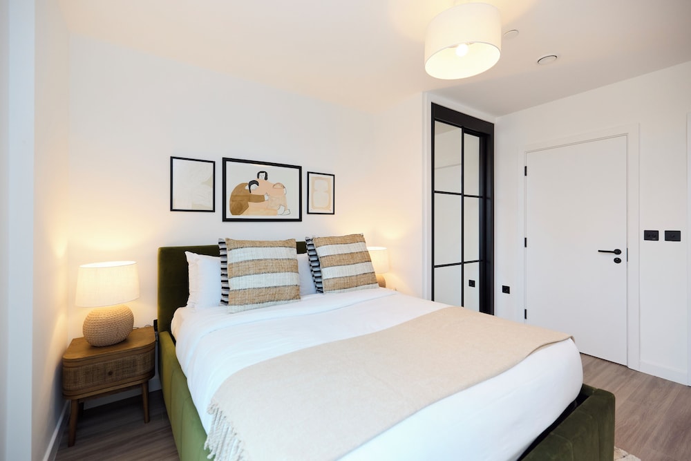 The Tottenham Retreat - Homely 2bdr Flat With Balcony