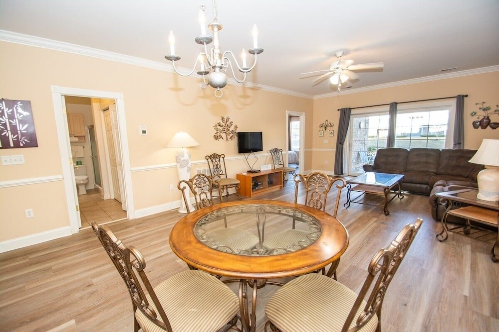 Magnolia Pointe Luster Leaf 4879-103 2 Bedroom Condo