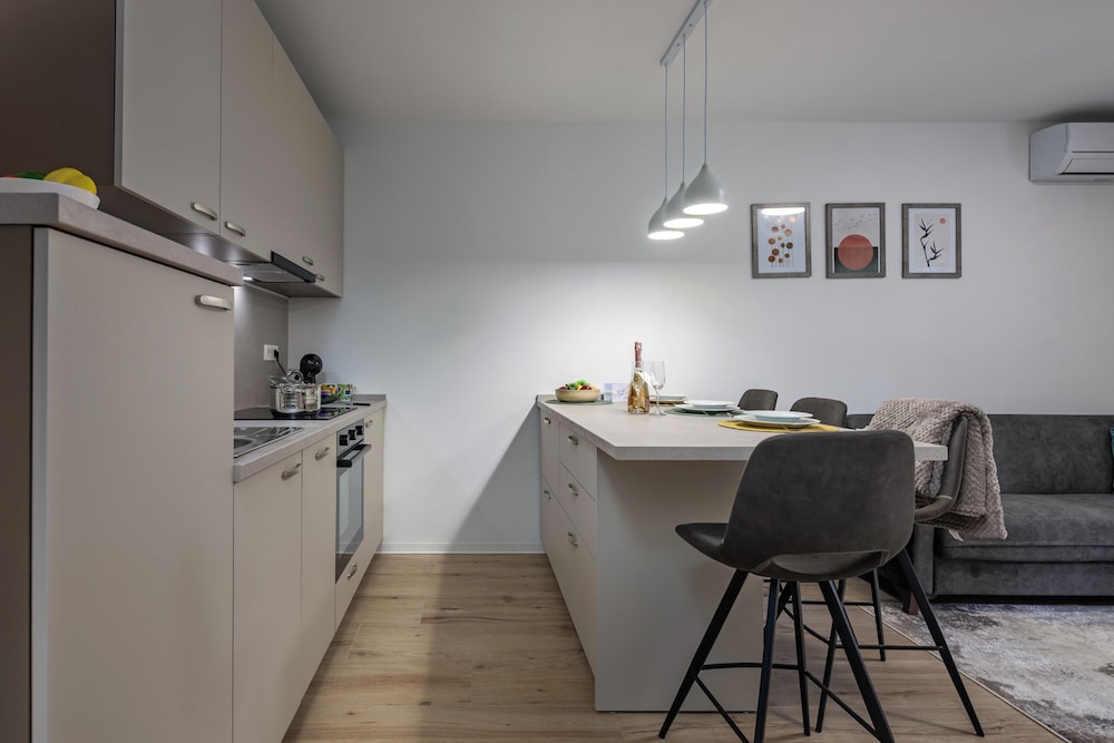 City Apartment Nurli Near Beach