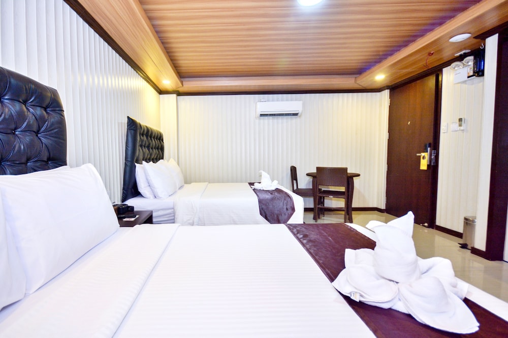 Diamond Water Edge Resort