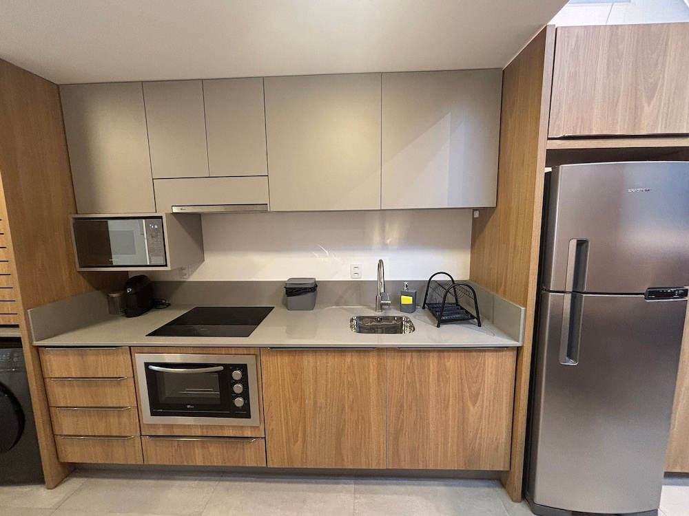 Modern Studio in Downtown Floripa Cma0101