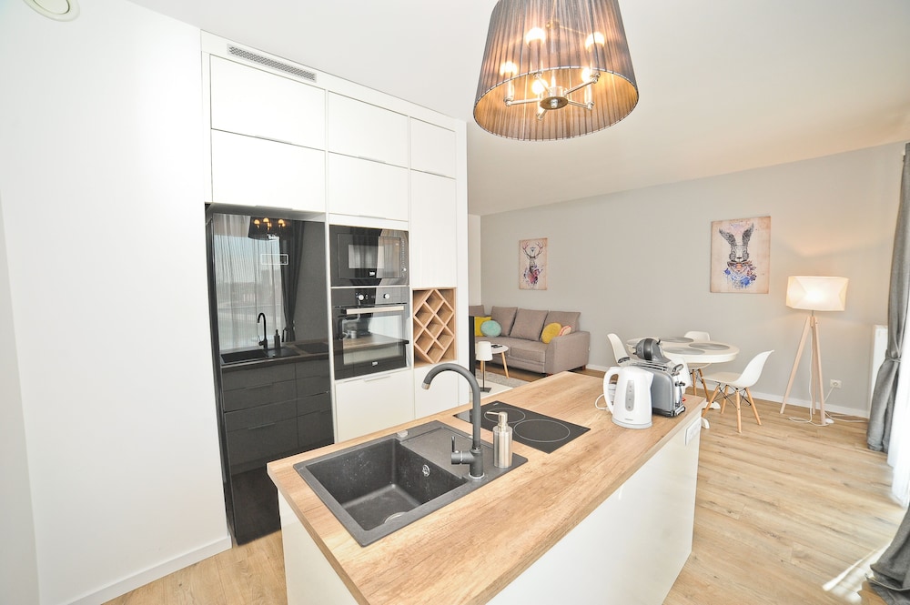 Grand Apartments - Modern Old Town