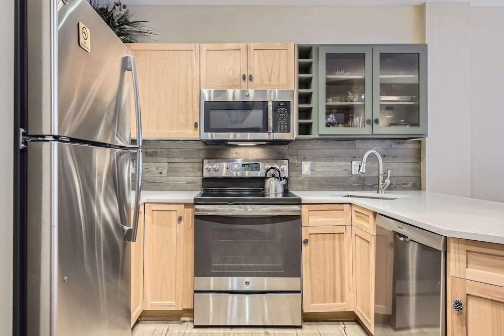 Buffalo Lodge! River Run! Walk To Lifts! 1 Bedroom Condo