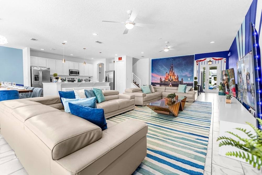 Upstay Family Resort 15br Home w Pool Tiki Bar
