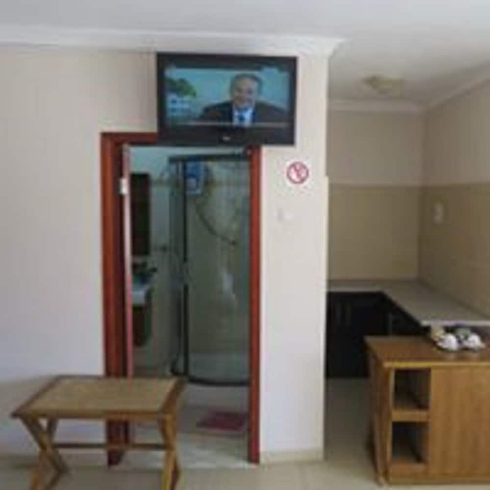 Photo 9