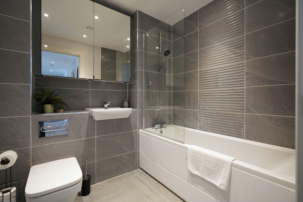 Serenity by the Water 3 bedroom London